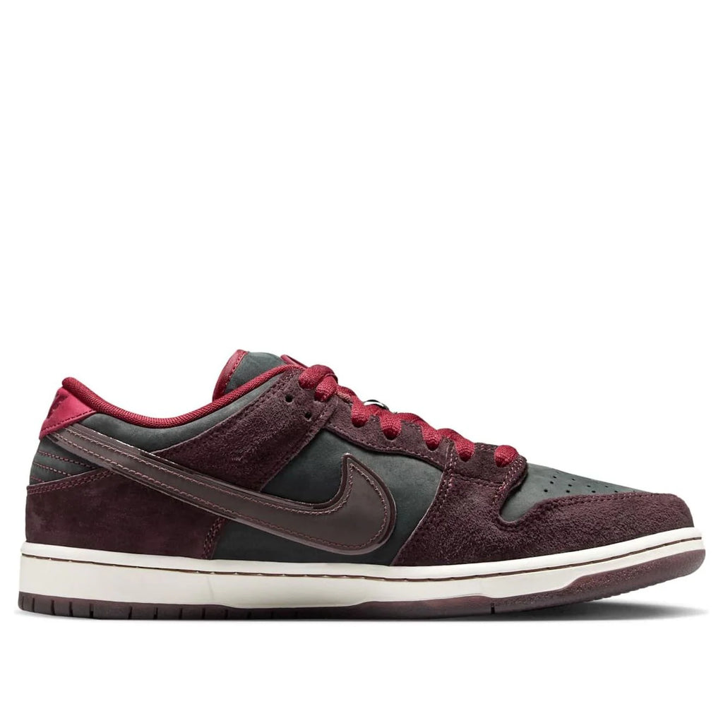 Nike SB Dunk Low Riot Skate Shop – Special Box
