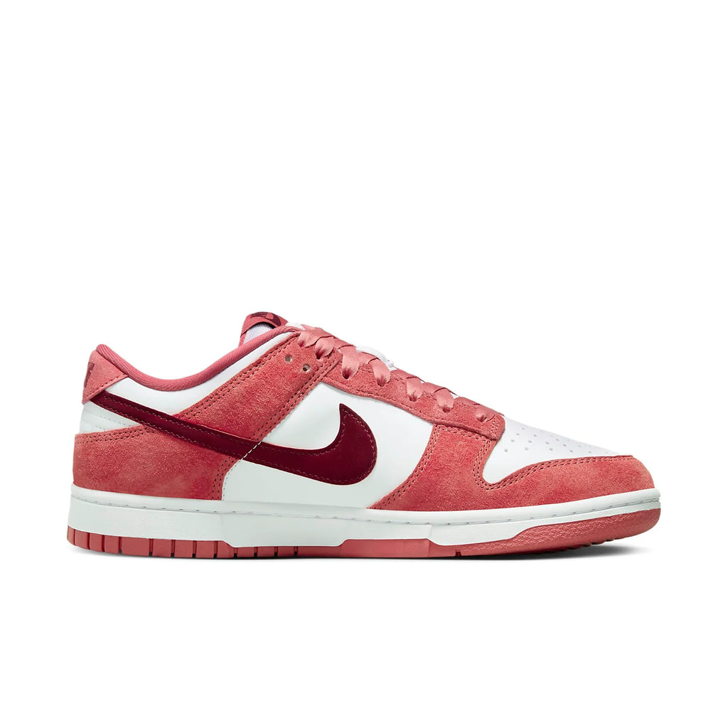 Nike Dunk Low “Valentine’s Day” 2024