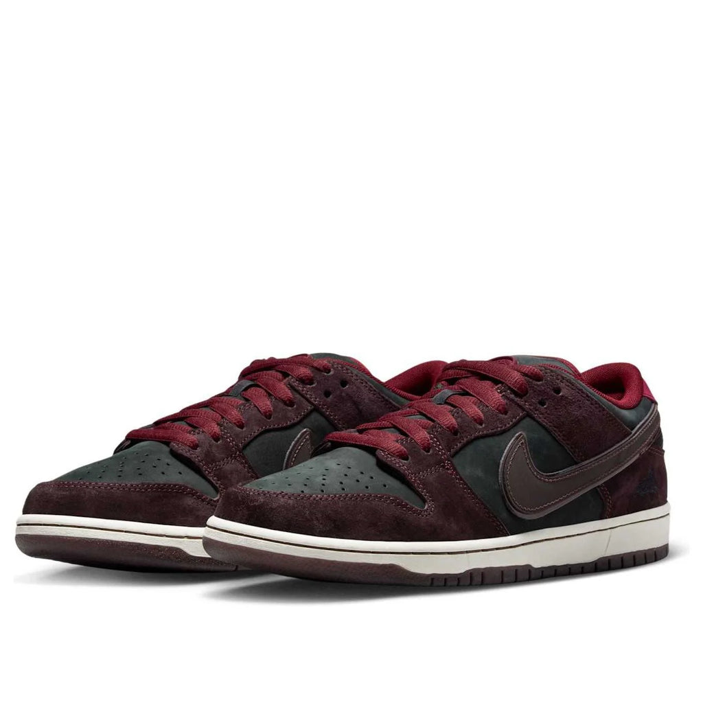 Nike SB Dunk Low Riot Skate Shop – Special Box
