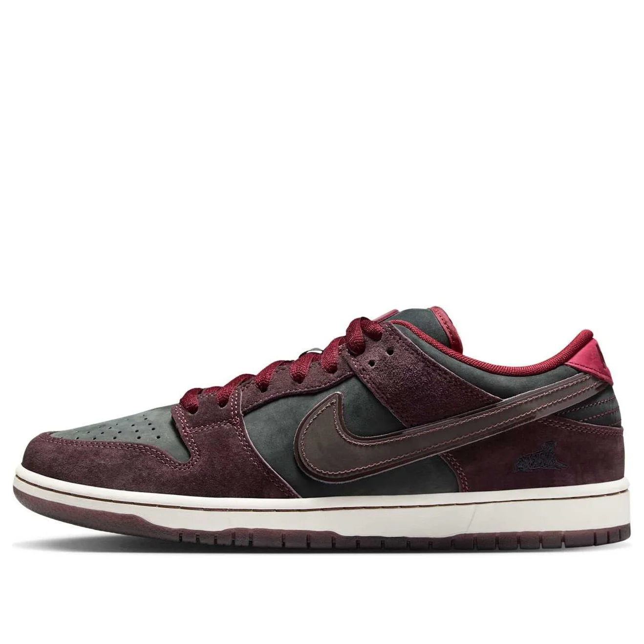 Nike SB Dunk Low Riot Skate Shop – Special Box