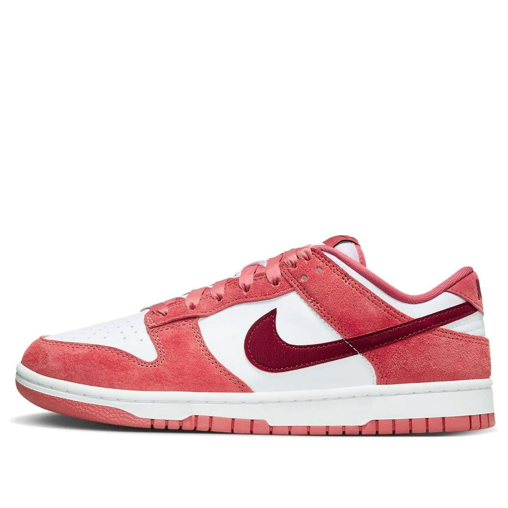 Nike Dunk Low “Valentine’s Day” 2024