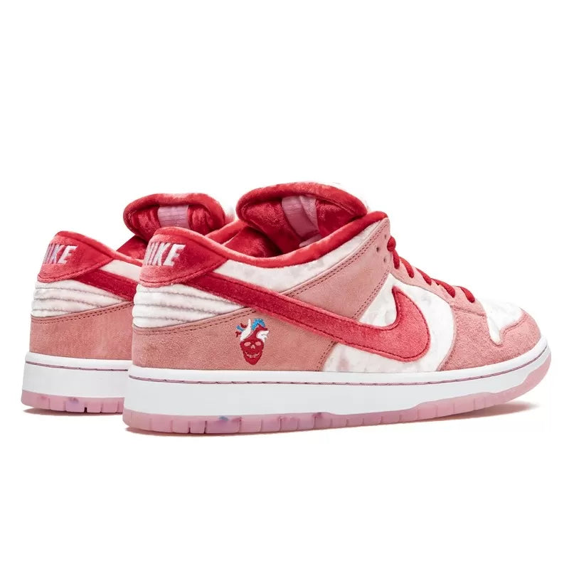 Nike SB Dunk Low “StrangeLove”