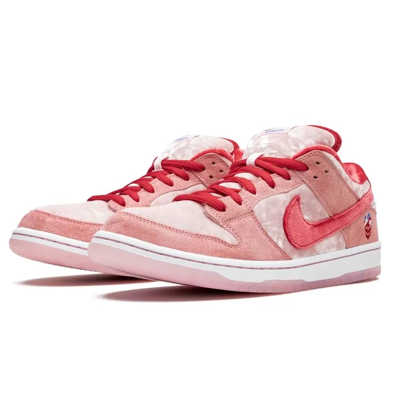Nike SB Dunk Low “StrangeLove”